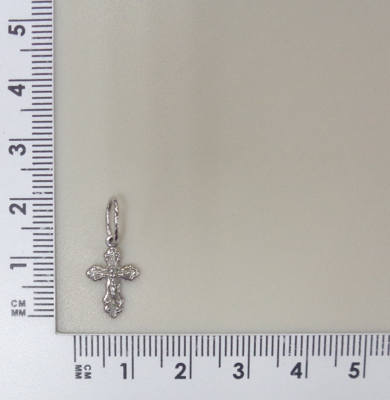 Подвеска-крест из белого золота